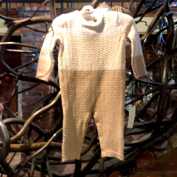 NWT Max Studio Infant 2-Piece Winter Set 3-6 Months - Picture 3 of 3